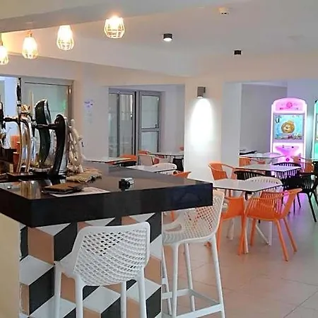 Captain Pier Hotel