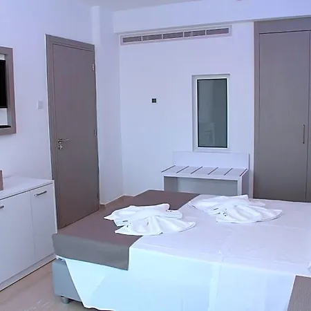 Captain Pier Hotel 3*