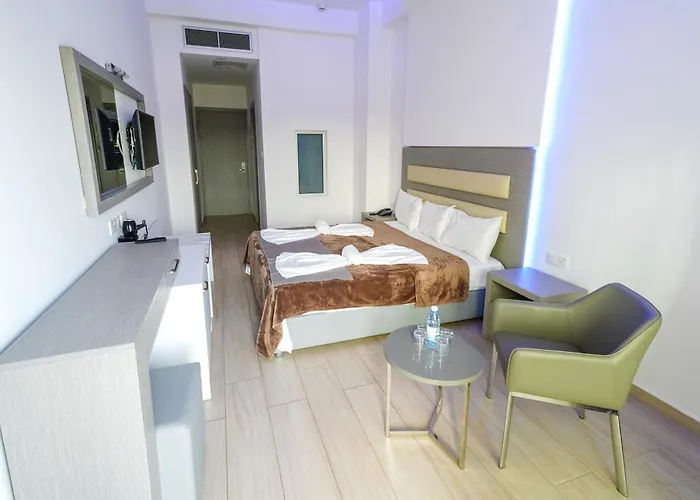 Captain Pier Hotel 3*