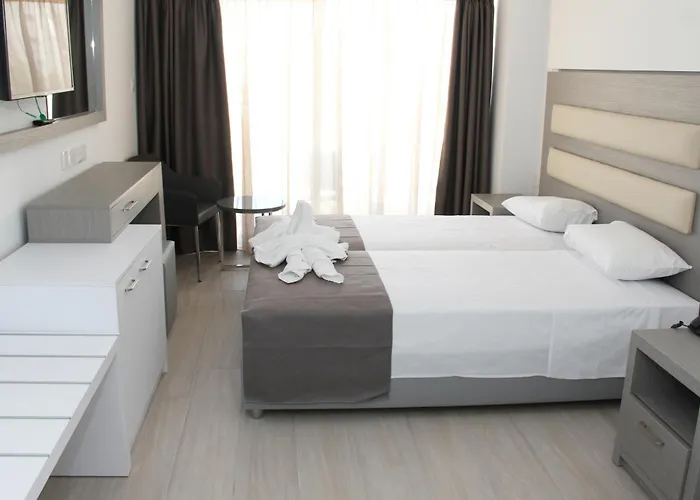 Captain Pier Hotel Protaras